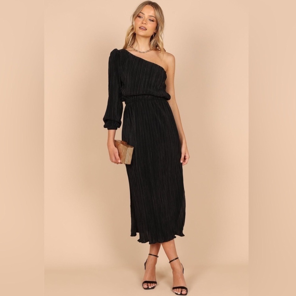 “PETAL + PUP” Pontee One-Shoulder Pleated Midi Dress